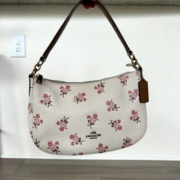 Coach 28482 Chelsea Shoulder Bag in Floral Bow Print with Interchangeable Strap - Picture 1 of 11